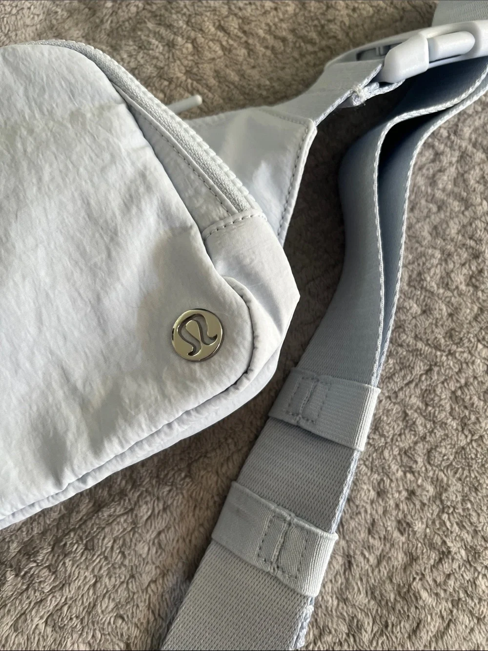 NWOT Lululemon Athletica Light Blue Small Crossbody Belt Bag OS Athleisure
